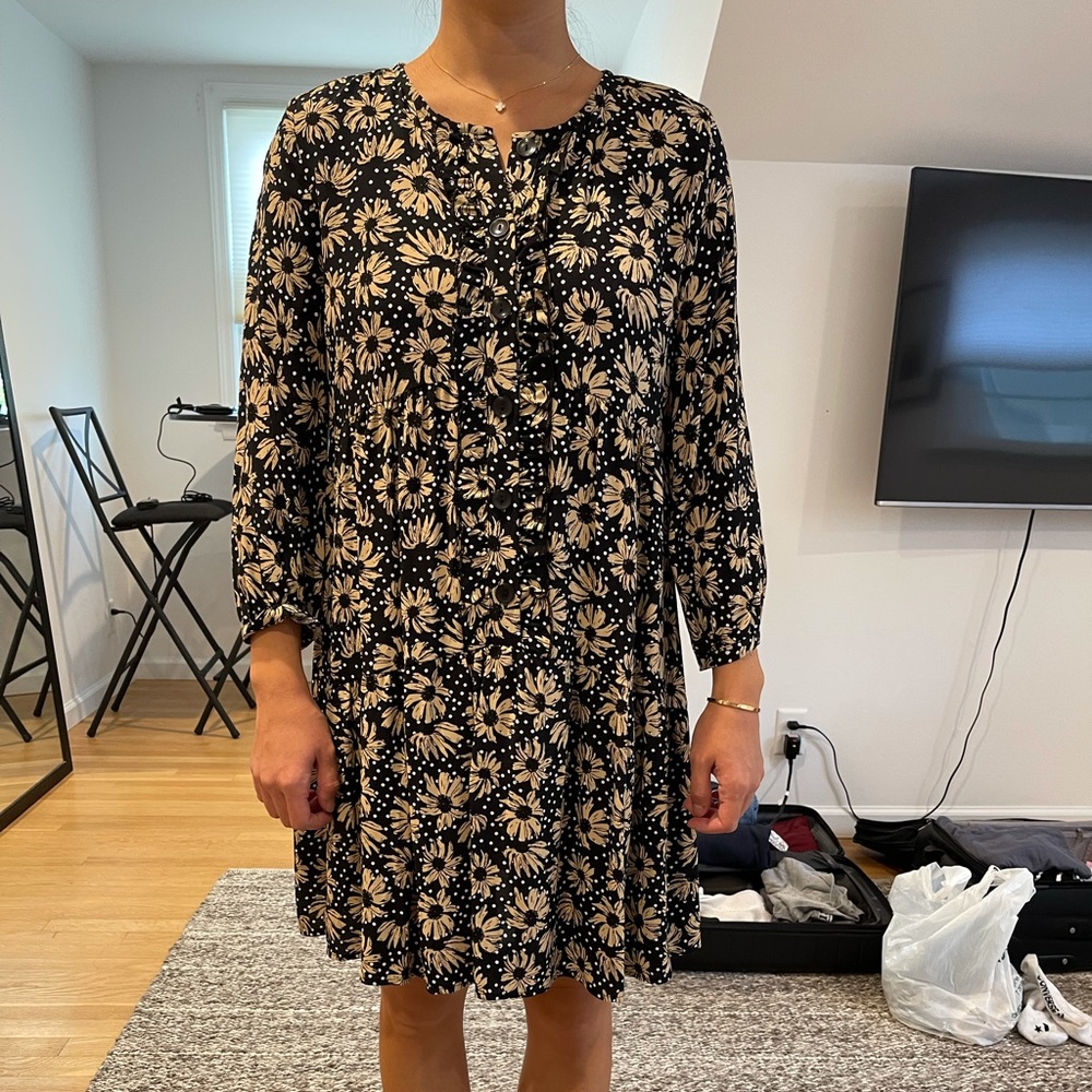 NWT // Zara daisy print dress 🌼